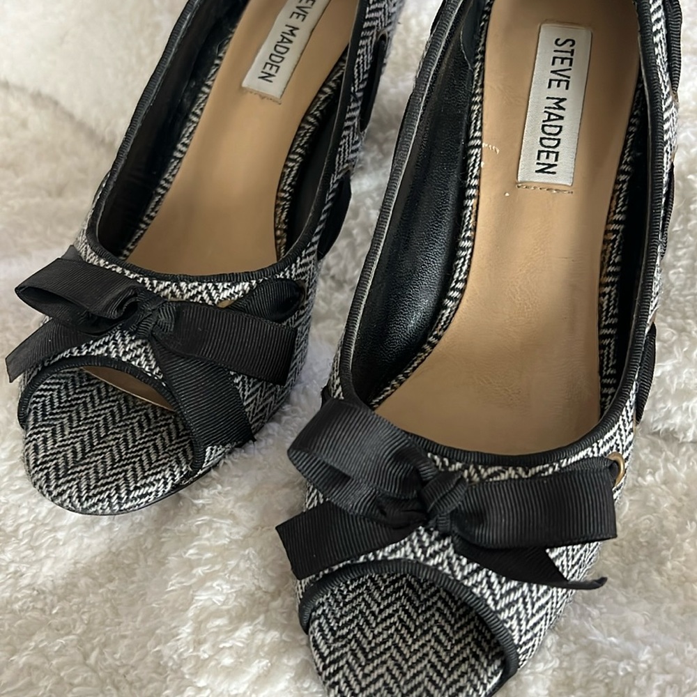 Steve Madden P-Ninna Peep Toe Heel Size 6.5